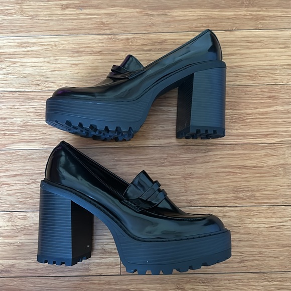 New without box Madden Girl Black Pumps Size 10 - Picture 2 of 3